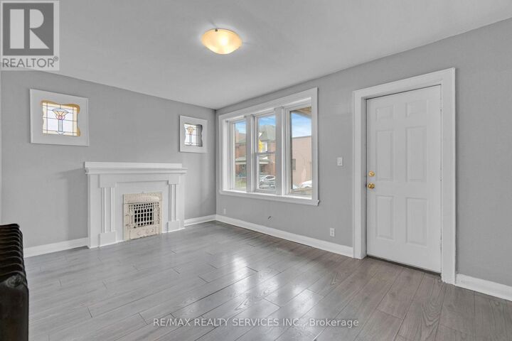 Property Photo:  5 Fairholt Road North 8  ON L8M 2S9 