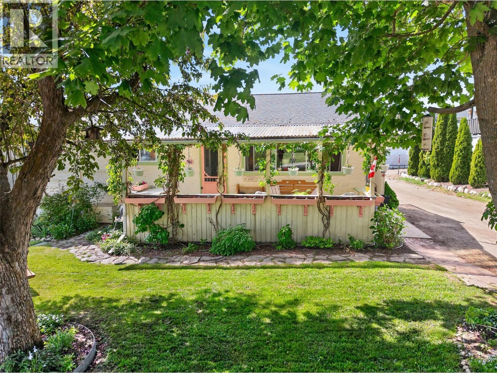 Property Photo:  361 2 Street Southeast  BC V1E 4H2 