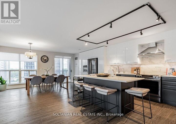 Property Photo:  18 Hollywood Avenue 1205  ON M2N 6P5 