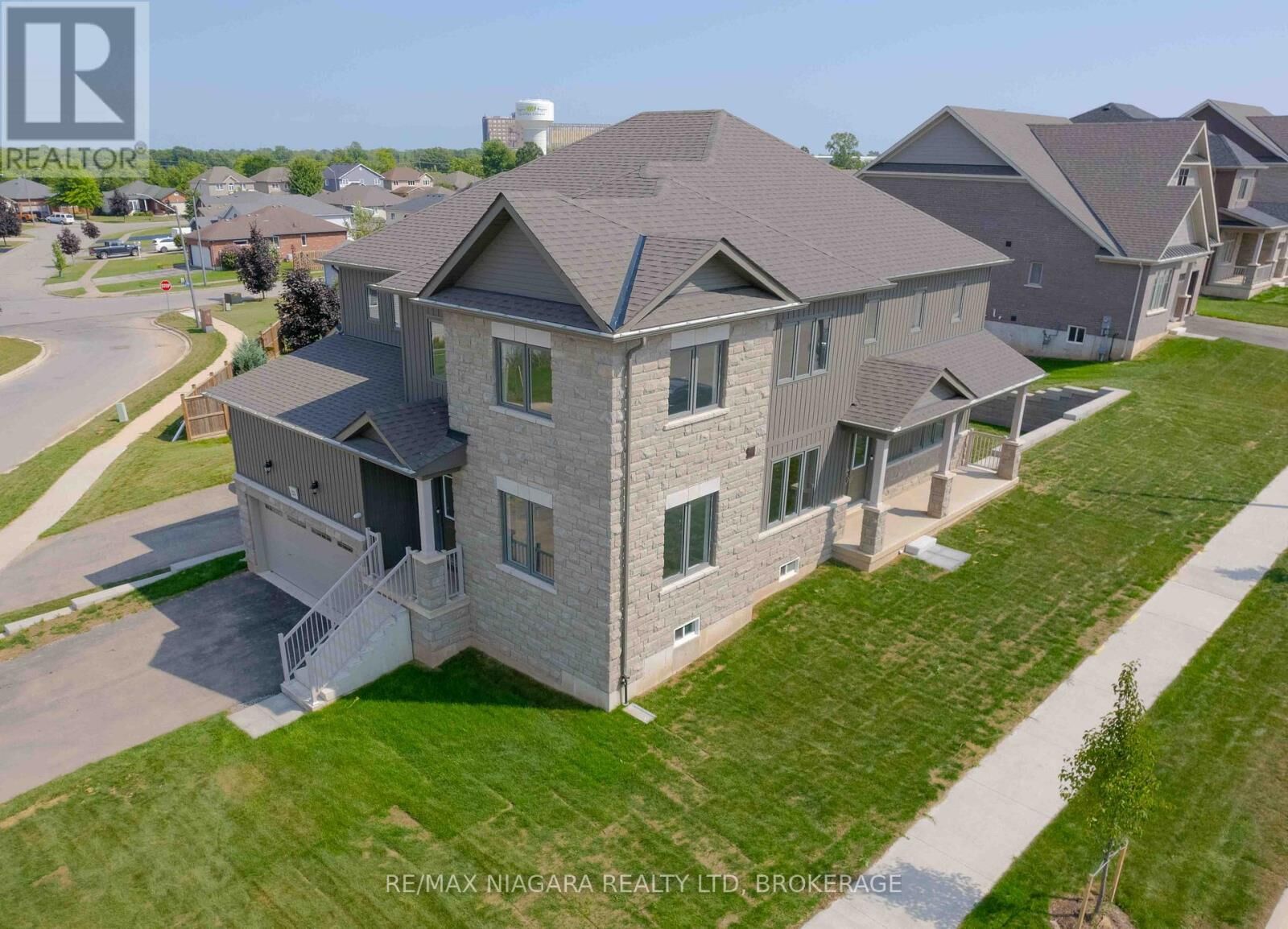 Property Photo:  25 Oriole Crescent  ON L3K 6E2 