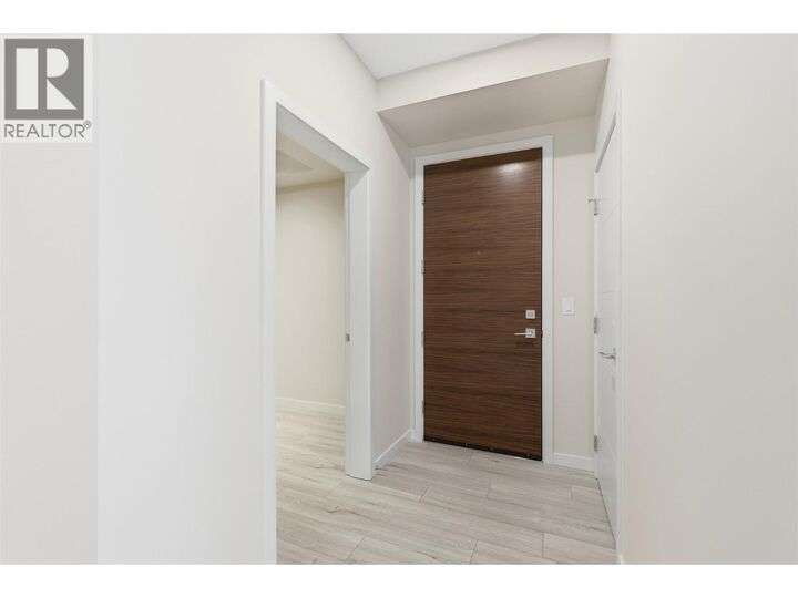 Property Photo:  1405 Springhill Drive 2101  BC V2C 0B4 