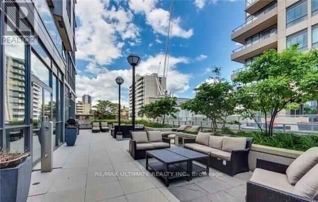 Property Photo:  500 St Clair Avenue West 605  ON M6C 1A8 