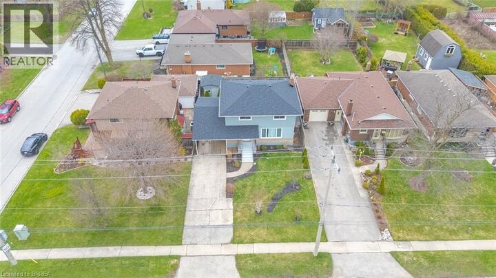 Property Photo:  22 Paris Road  ON N3R 1H7 