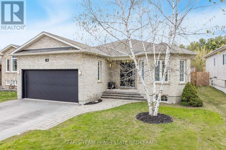 Property Photo:  28 Stonemount Crescent  ON L0M 1B4 