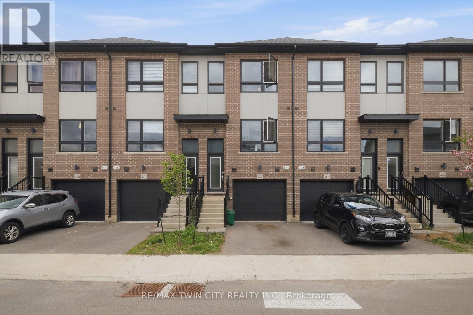 Property Photo:  720 Grey Street 46  ON N3S 0K2 
