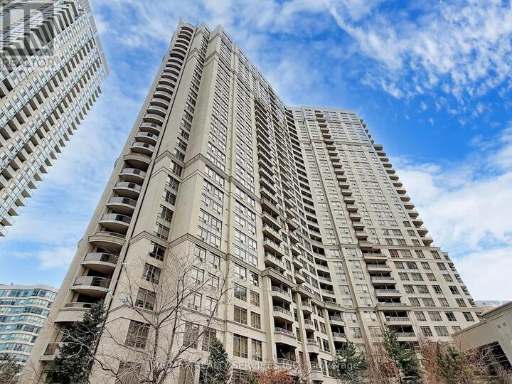 Property Photo:  3880 Duke Of York Boulevard 504  ON L5B 4M7 