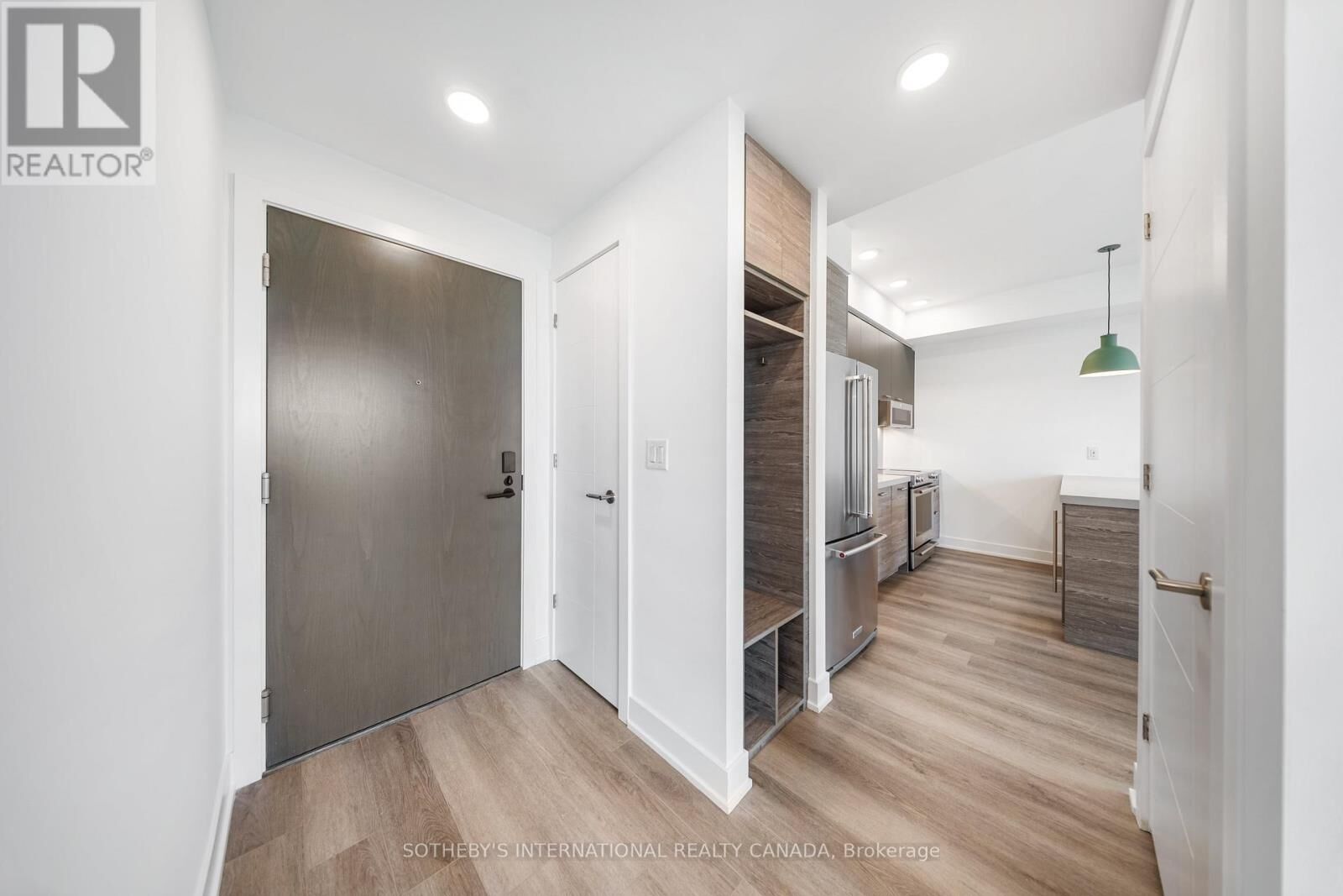 Property Photo:  484 Spadina Avenue 707  ON M5S 0E4 