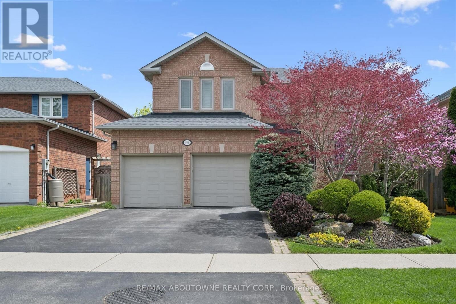 Property Photo:  154 Howell Road  ON L6H 5Z2 