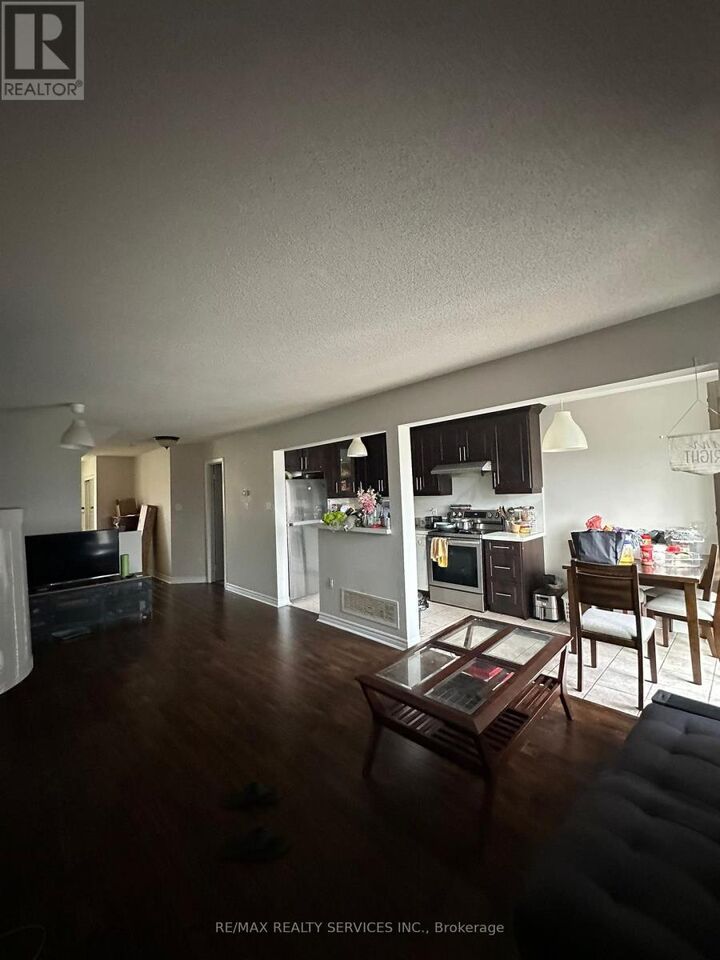 Property Photo:  174 Twin Pines Crescent  ON L7A 1N6 