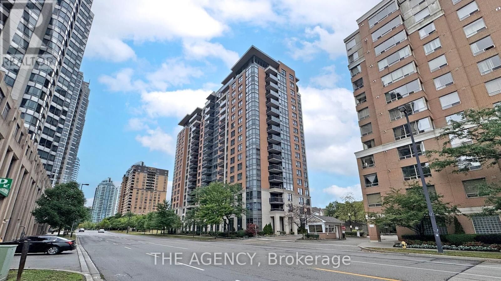 Property Photo:  880 Grandview Way 1402  ON M2N 7B2 
