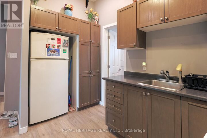 Property Photo:  515 Park Street North  ON K9H 4R5 