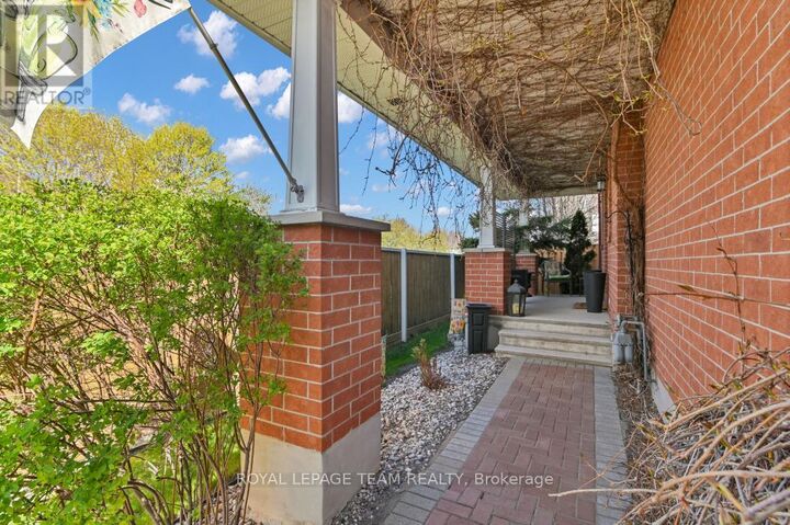 Property Photo:  81 Ambiance Drive  ON K2G 6Y3 