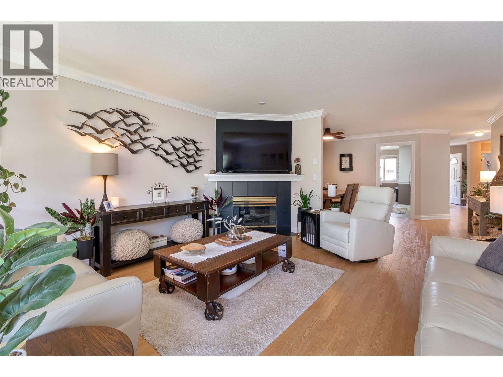 Property Photo:  1886 Parkview Crescent 3  BC V1X 7G6 