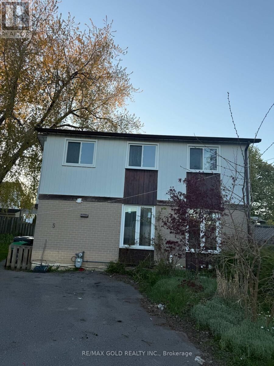 Property Photo:  5 Herron Place  ON L6S 1P3 