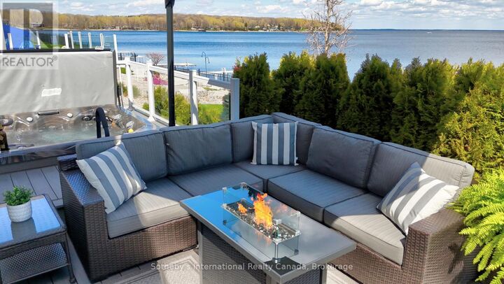 Property Photo:  409 Bayport Boulevard  ON L4R 0C4 