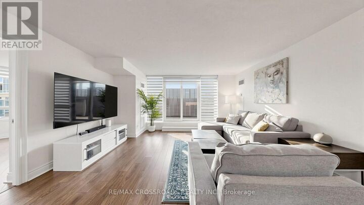 Photo de la propriété:  23 Cox Boulevard 656  ON L3R 4G1 