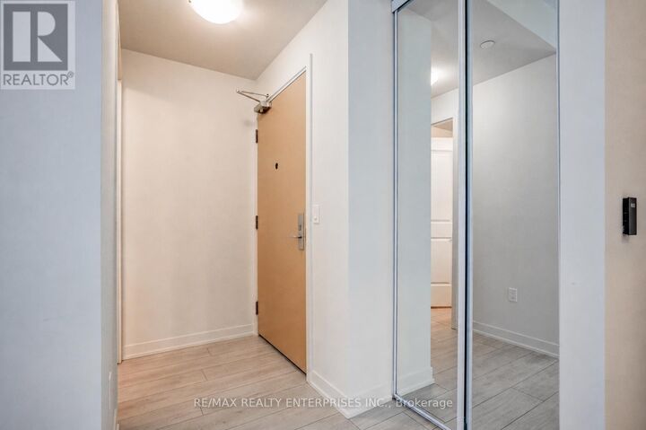 Property Photo:  38 Annie Craig Drive 3707  ON M8V 0G9 