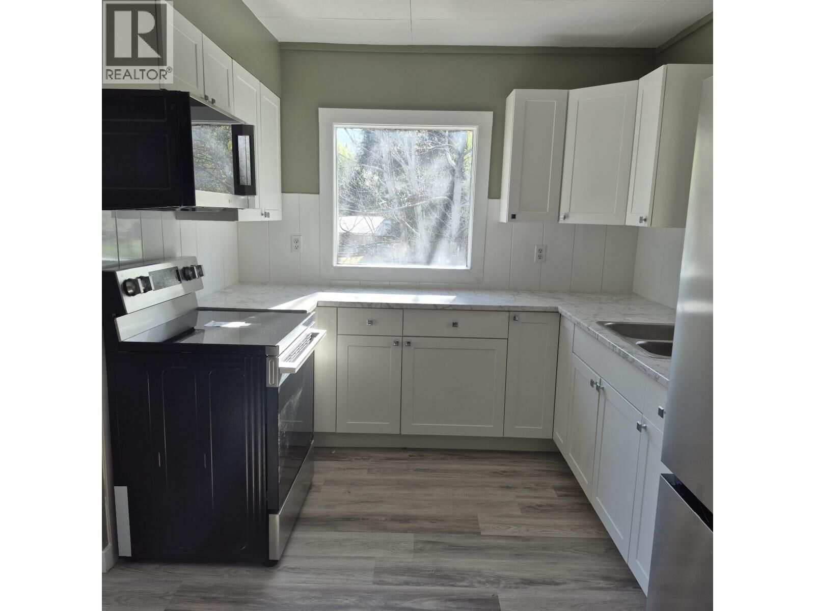Property Photo: 324 5th Street BC V0J 3A0