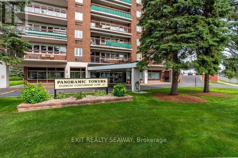 Property Photo:  308 East Second Street East 702  ON K6H 1Y9 