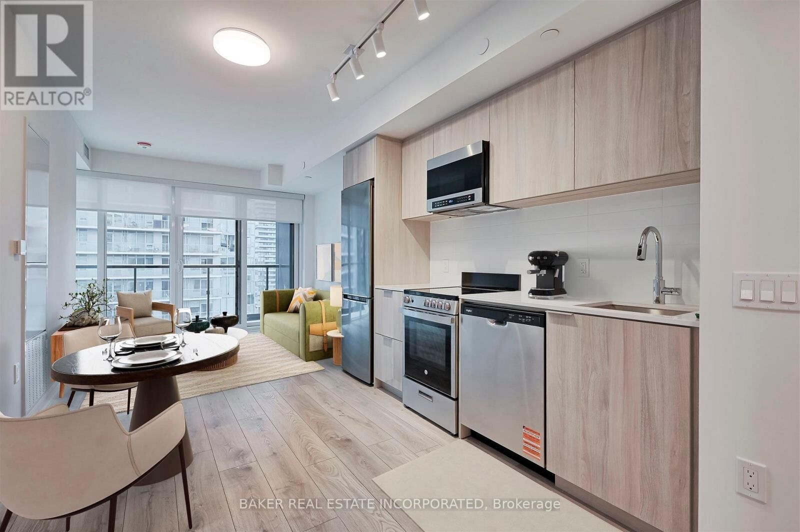 Property Photo:  223 Redpath Avenue 2402  ON M4P 0E8 
