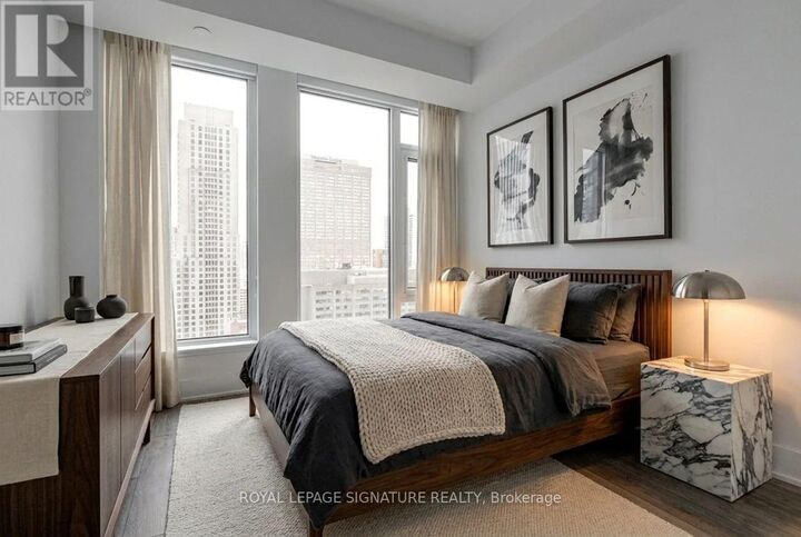 Property Photo:  11 Yorkville Avenue 2310  ON M4W 0B7 