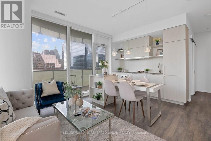 Property Photo:  197 Yonge Street 2905  ON M5B 0C1 