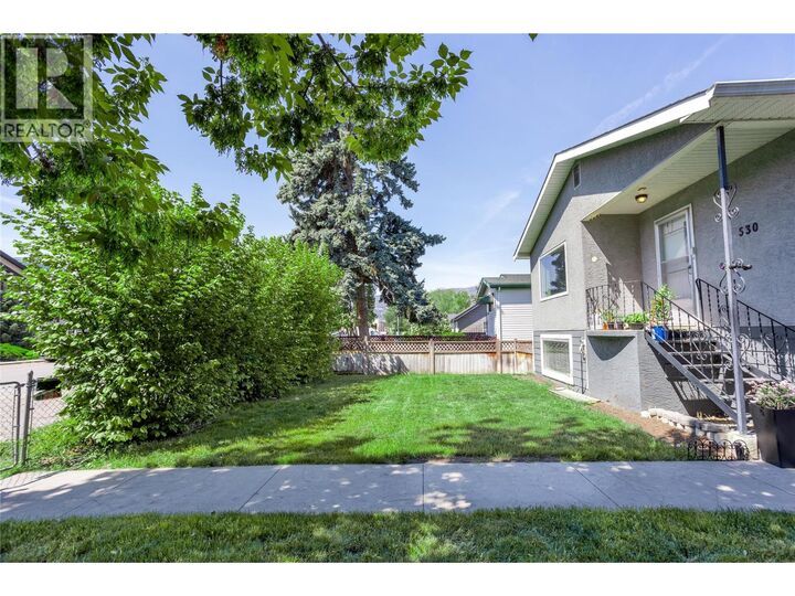 Property Photo:  530 Roanoke Avenue  BC V1Y 7K5 