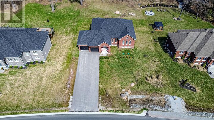 Property Photo:  82 Diamond Valley Drive  ON L0L 2E0 