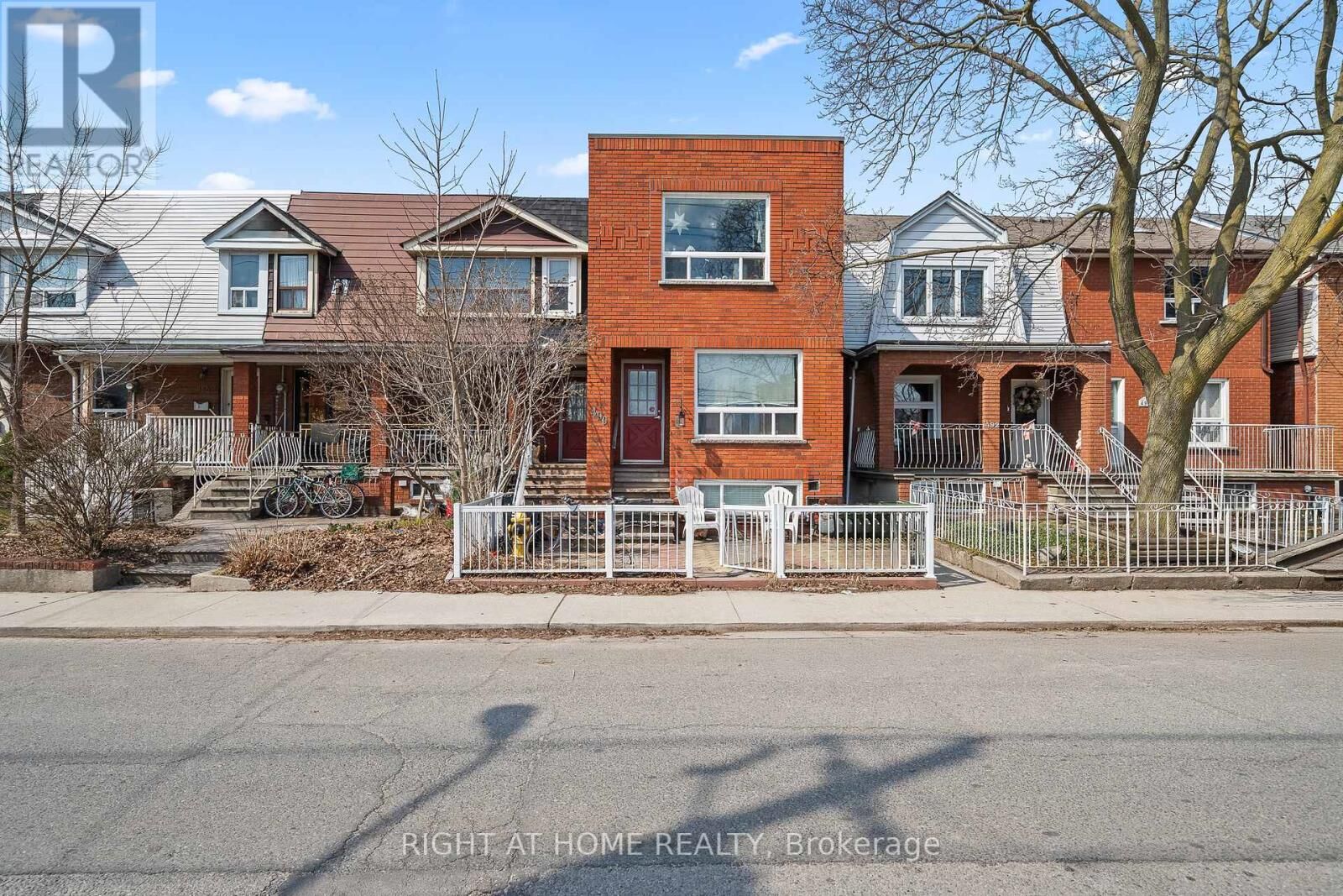 Property Photo:  490 Brock Avenue 4  ON M6H 3N3 