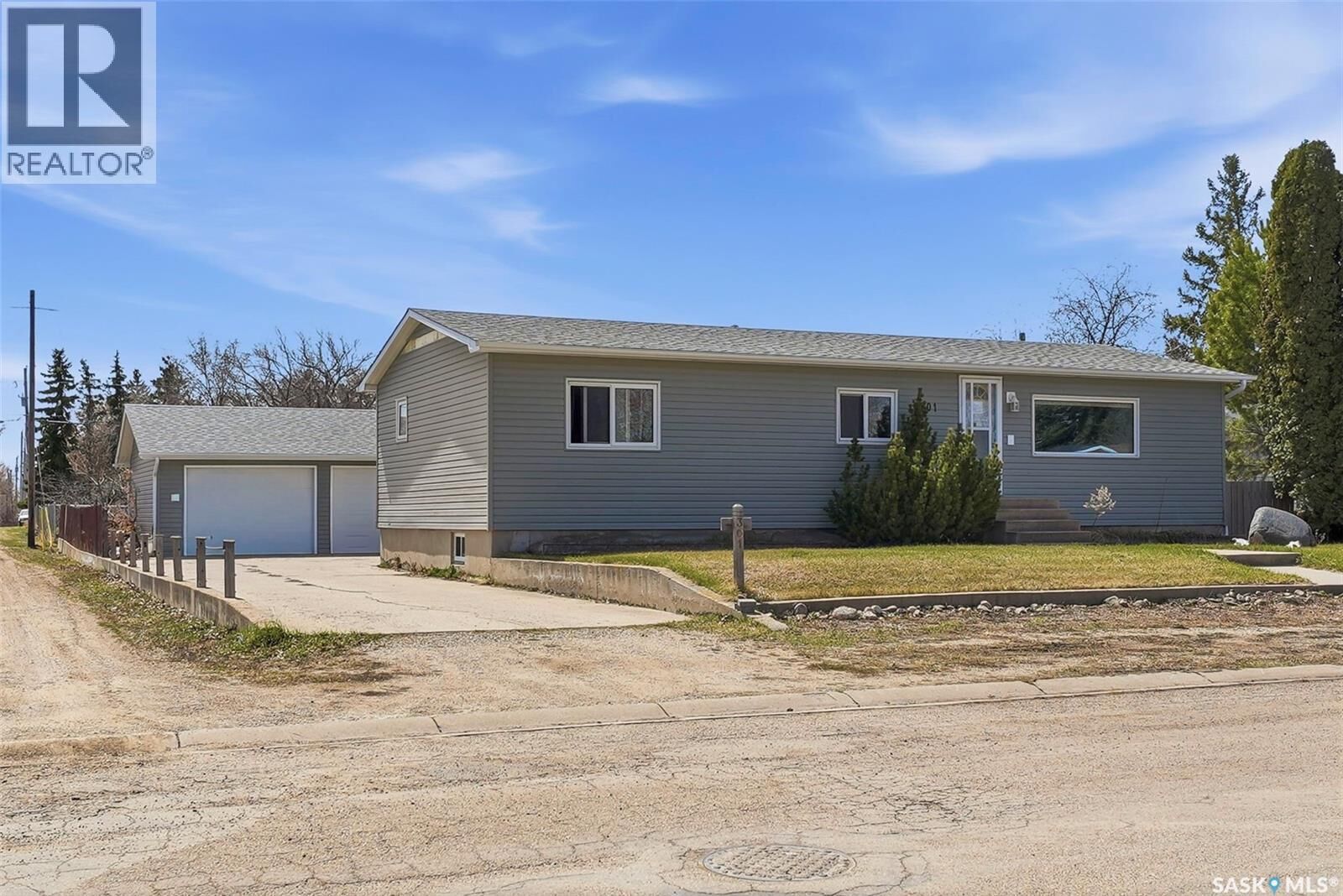 Property Photo:  301 Clover Avenue  SK S0K 1E0 