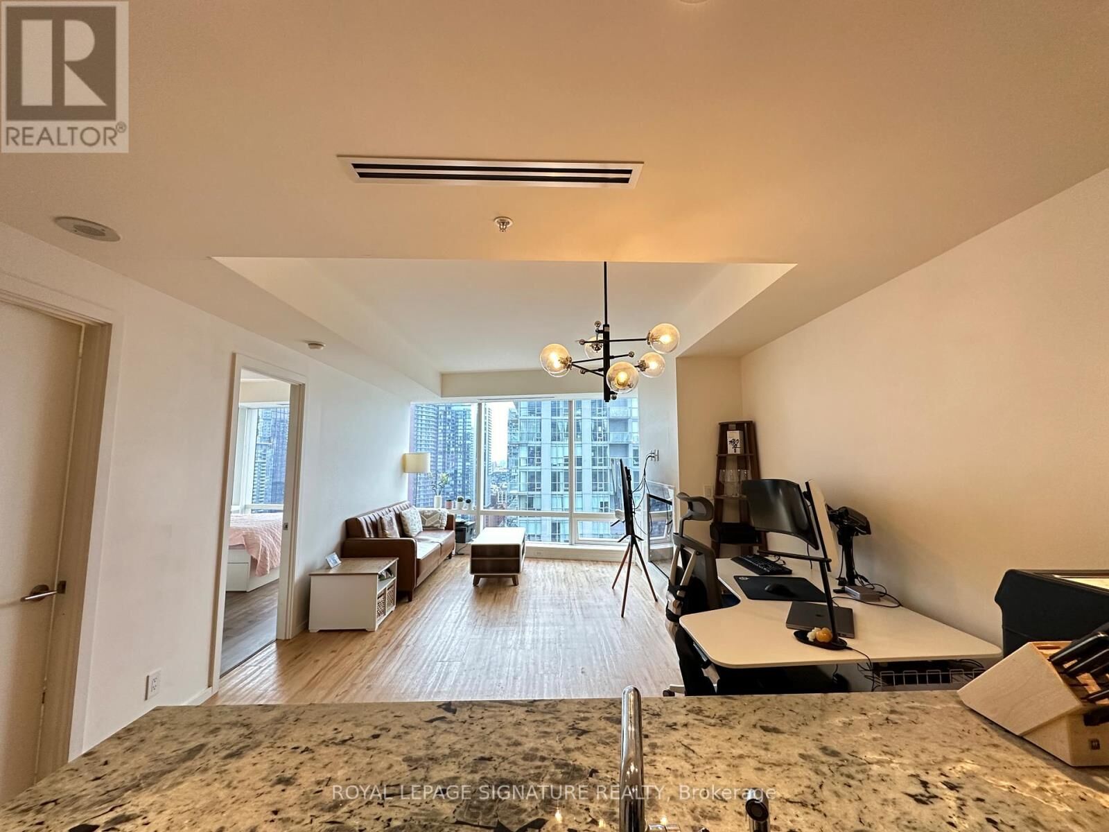 Property Photo:  180 University Avenue 3104  ON M5H 0A2 