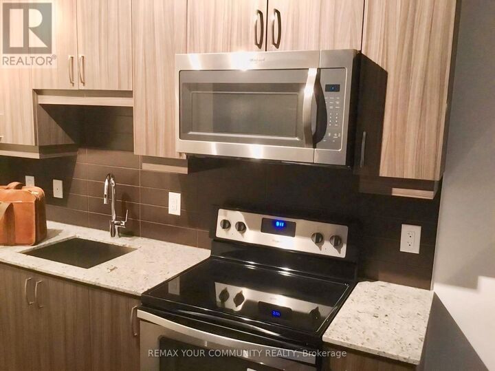 Property Photo:  9201 Yonge Street 2209  ON L4C 6Z2 