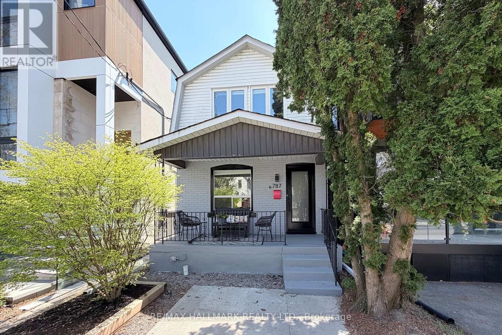 Property Photo:  787 Sammon Avenue  ON M4C 2E6 