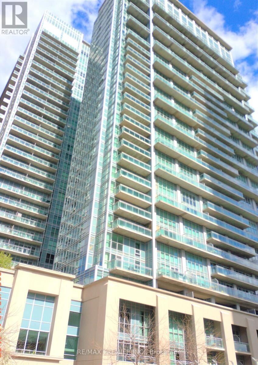 Property Photo:  165 Legion Road North 1525  ON M8Y 0B3 