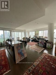 Property Photo:  8 The Esplanade Street 4204  ON M5E 0A6 