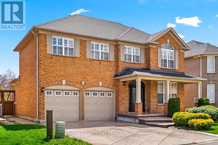 Property Photo:  2464 Pebblestone Court  ON L6M 4C4 