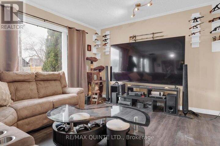 Property Photo:  60 Oxford Road  ON K0K 2C0 