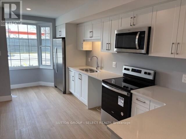 Property Photo:  1183 Oxford Street West  ON N6H 1V6 