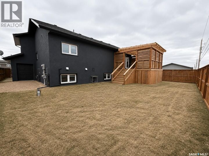 Property Photo:  214 Elizabeth Street  SK S0E 1A0 