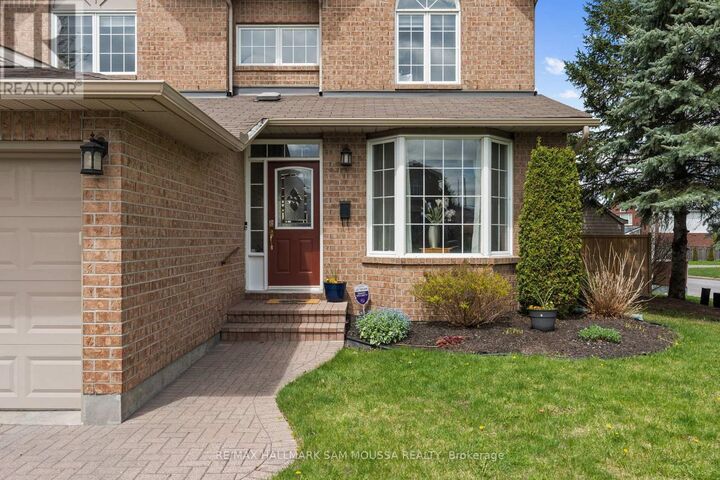 Property Photo:  3096 Apple Hill Drive  ON K1T 3Z2 