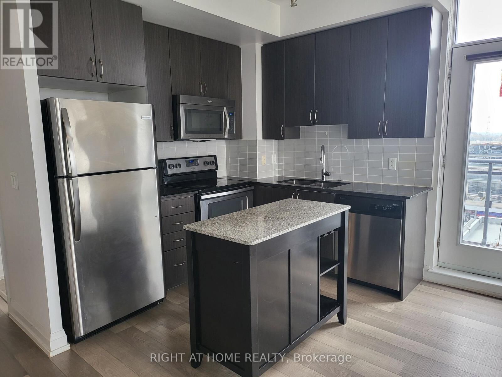Property Photo:  370 Highway 7 East 1021  ON L4B 0C4 