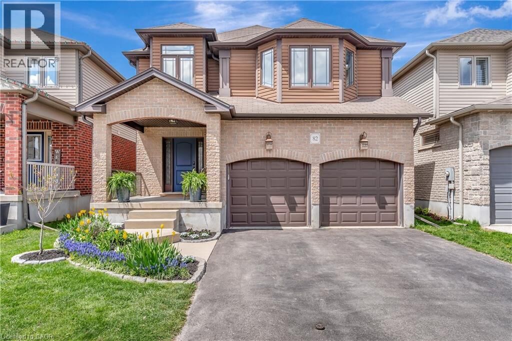 Property Photo:  82 Maplecrest Drive  ON N0B 1M0 