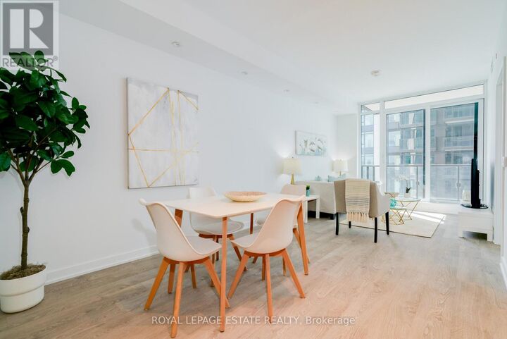 Property Photo:  1926 Lake Shore Boulevard West 1711  ON M6S 1A1 