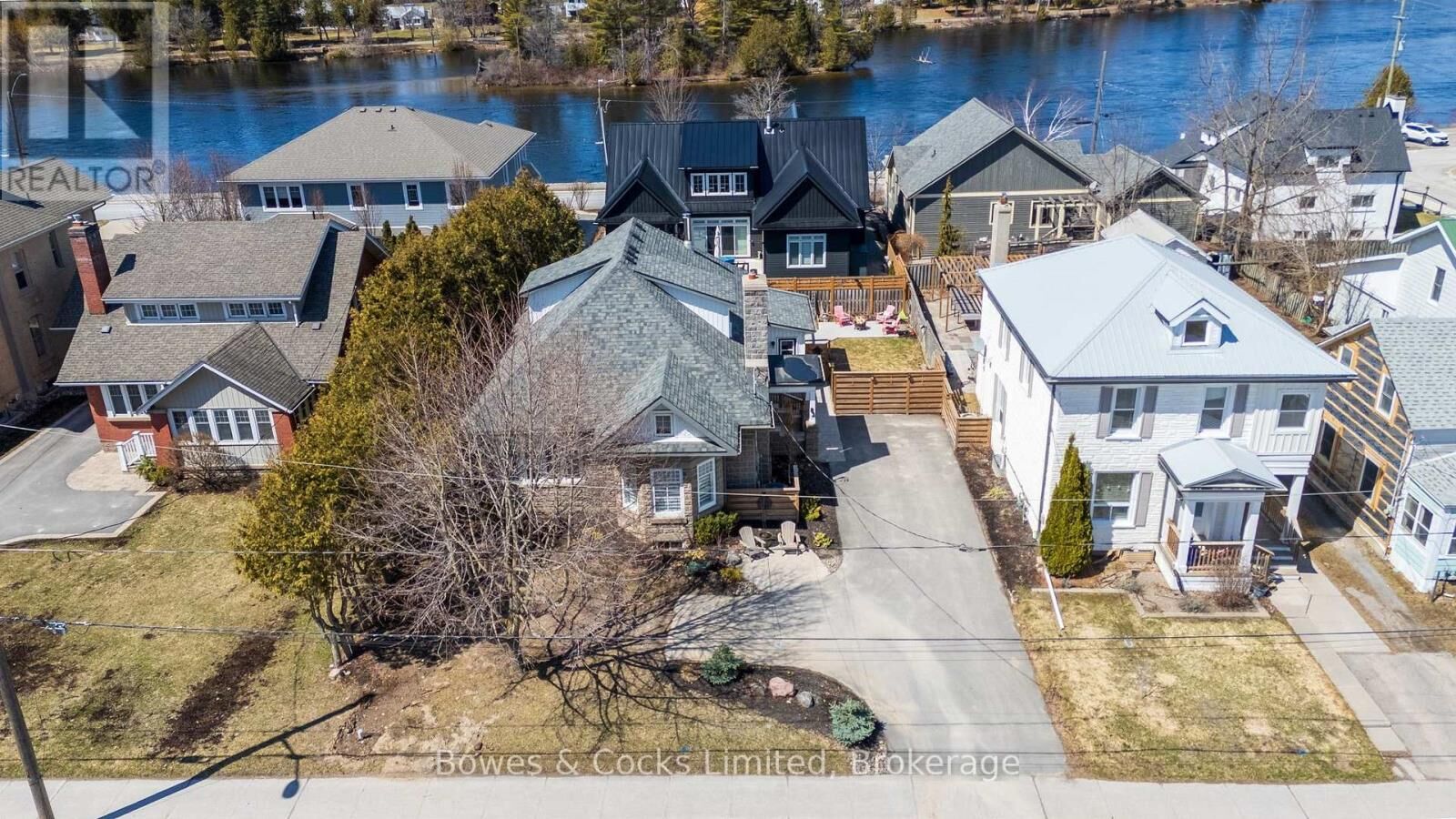 Property Photo:  82 Queen Street  ON K0L 2H0 