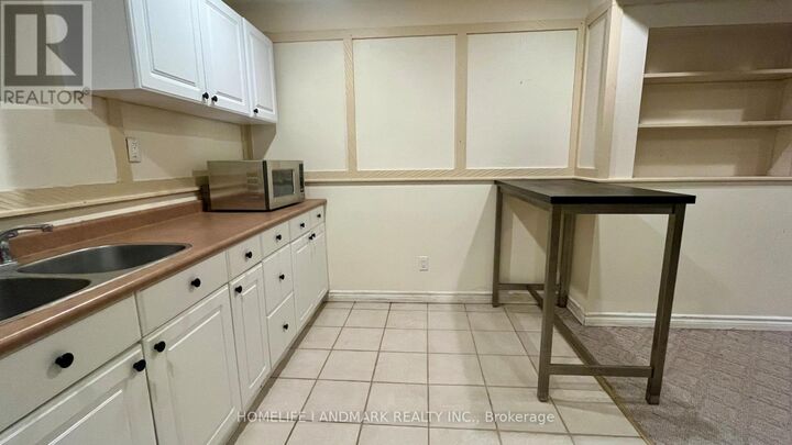 Property Photo:  29 West Borough Street Bsmt  ON L3T 4V6 