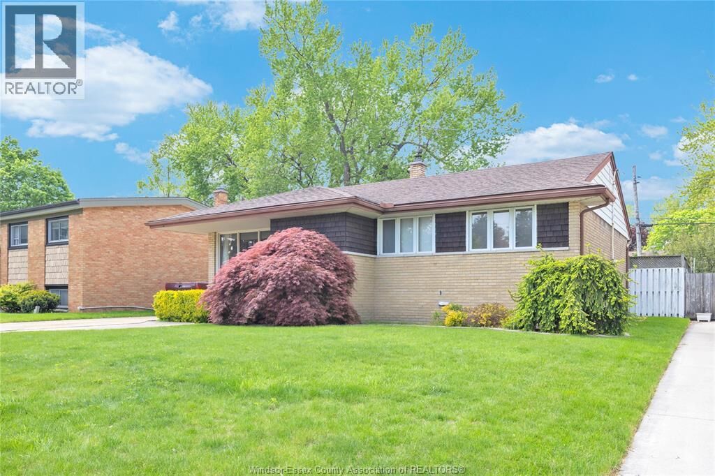 Property Photo:  855 Greendale  ON N8S 4A9 