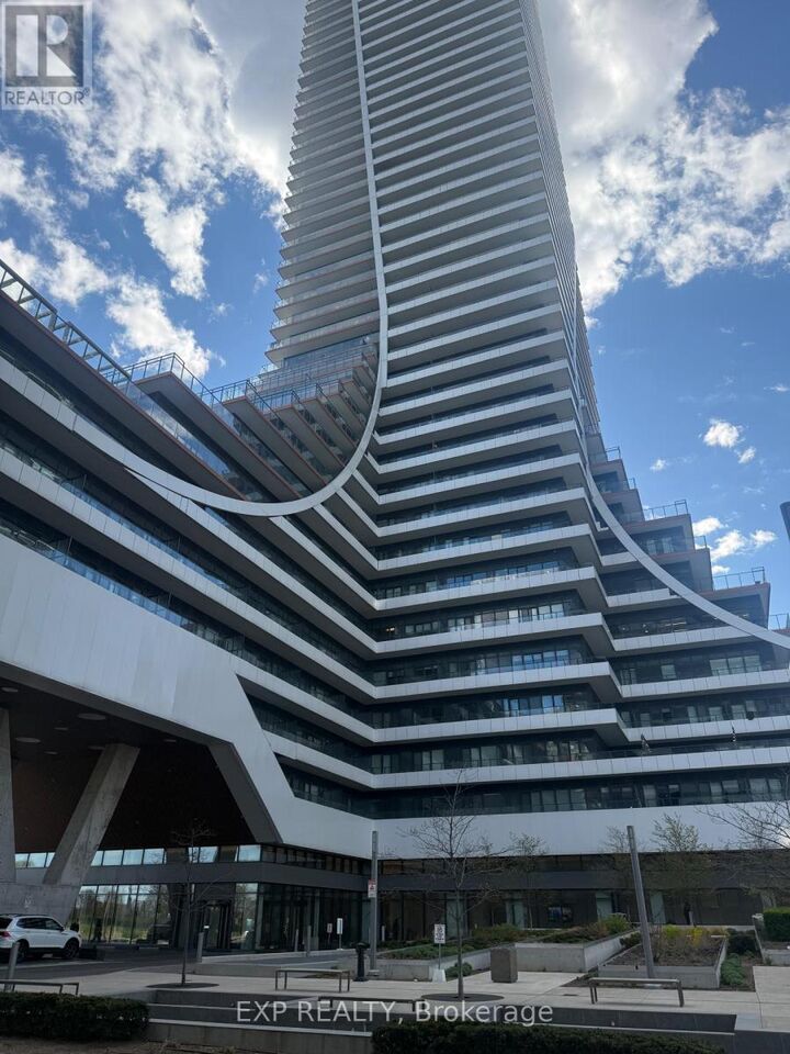 Property Photo:  30 Shore Breeze Drive 5003  ON M8V 0J1 