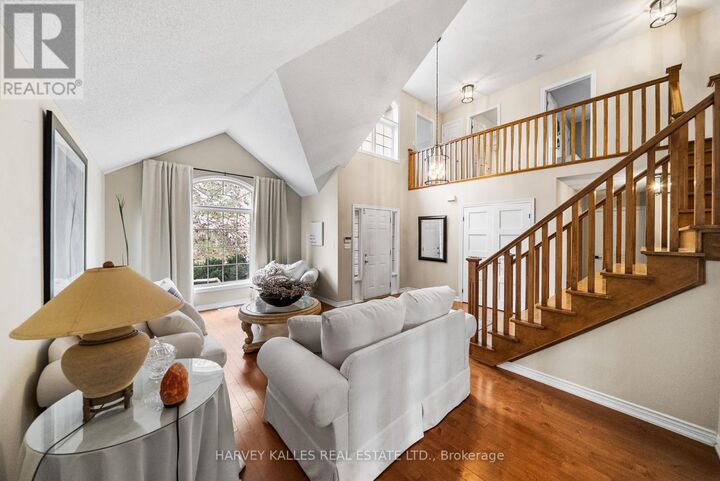 Photo de la propriété:  2139 Bushtrail Court  ON L7M 4B2 