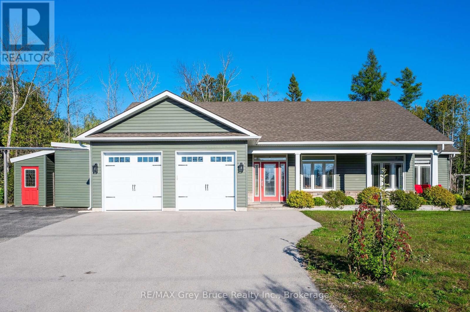 Property Photo:  10 Williamson Place  ON N0H 2T0 