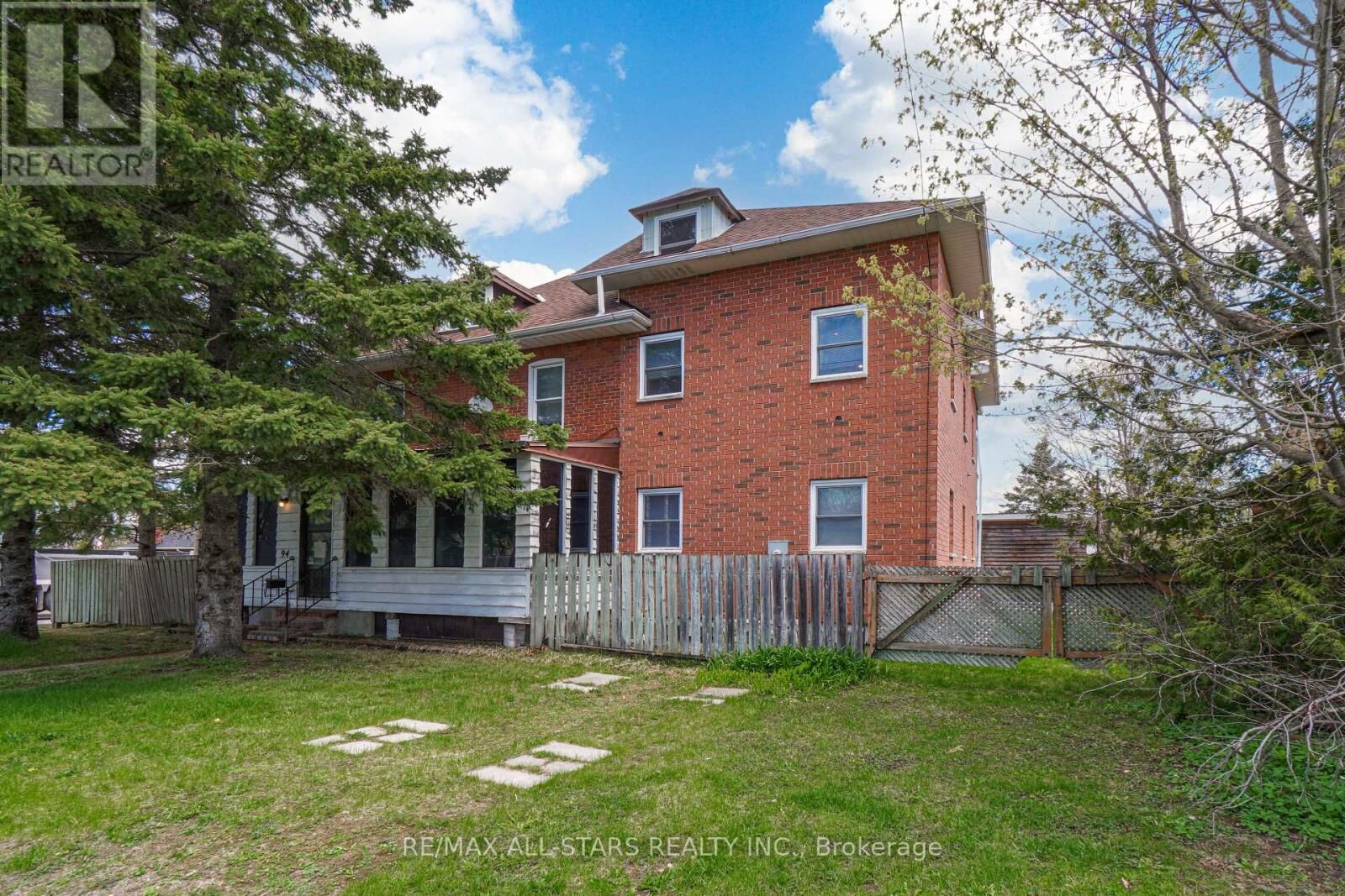 Property Photo:  94 Adelaide Street North  ON K9V 4L5 